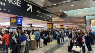 Treni bloccati a Roma Termini, la rabbia dei viaggiatori fra attesa e rimborsi