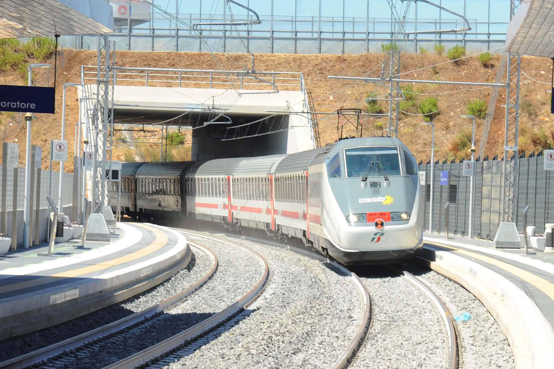 Treni, traffico in tilt in Liguria: guasti, ritardi e rischio cancellazioni