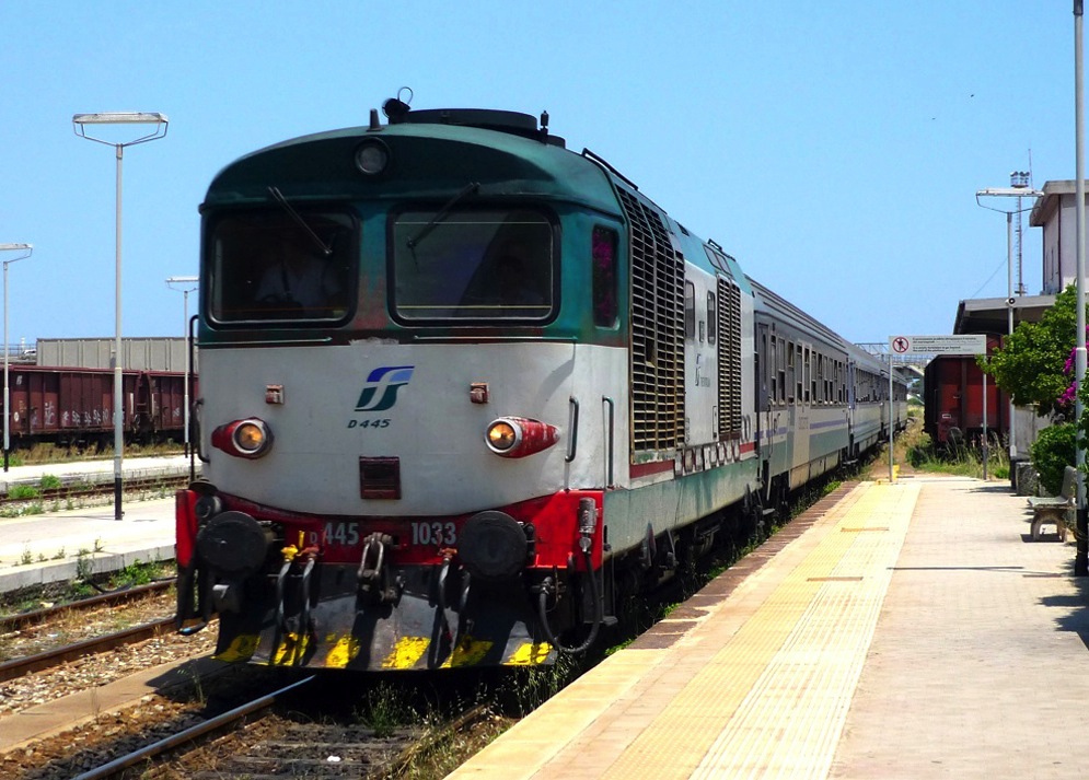 treno-crotone