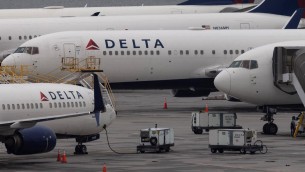 Turbolenza su volo Delta Milano-Atlanta, 11 persone in ospedale