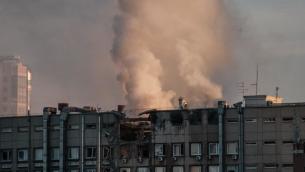 Ucraina, attacchi con droni kamikaze a Kiev: esplosione in centro città