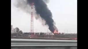 Ucraina, massiccio attacco con droni su Rostov: in fiamme zona industriale