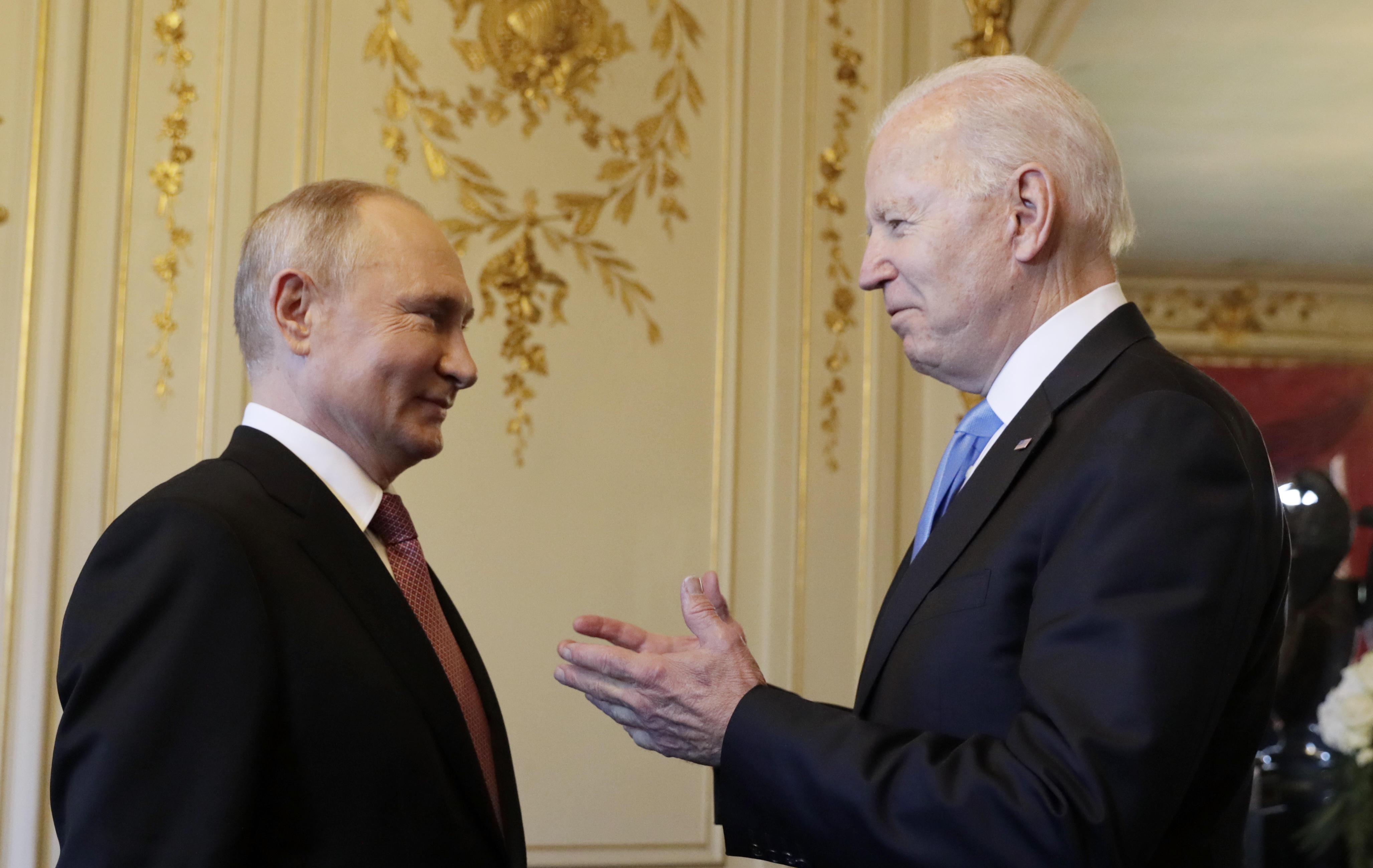 Ucraina, Putin apre a incontro con Biden che frena: "Dipende"