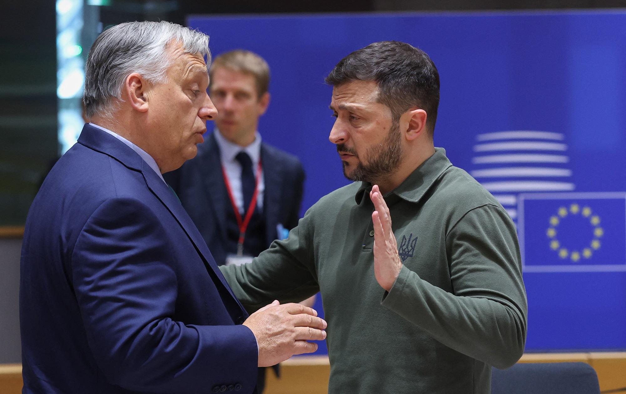 Ucraina-Russia, Orban a Kiev vede Zelensky: sul tavolo guerra e diritti minoranze ungheresi