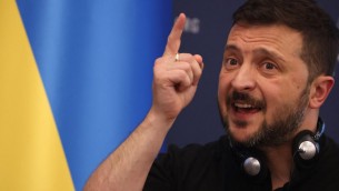 Ucraina, Zelensky a Nato: "Putin aspetta elezioni Usa, dobbiamo vincere ora"