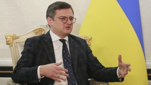 Ucraina, Zelensky cambia il governo: Kuleba a Bruxelles?