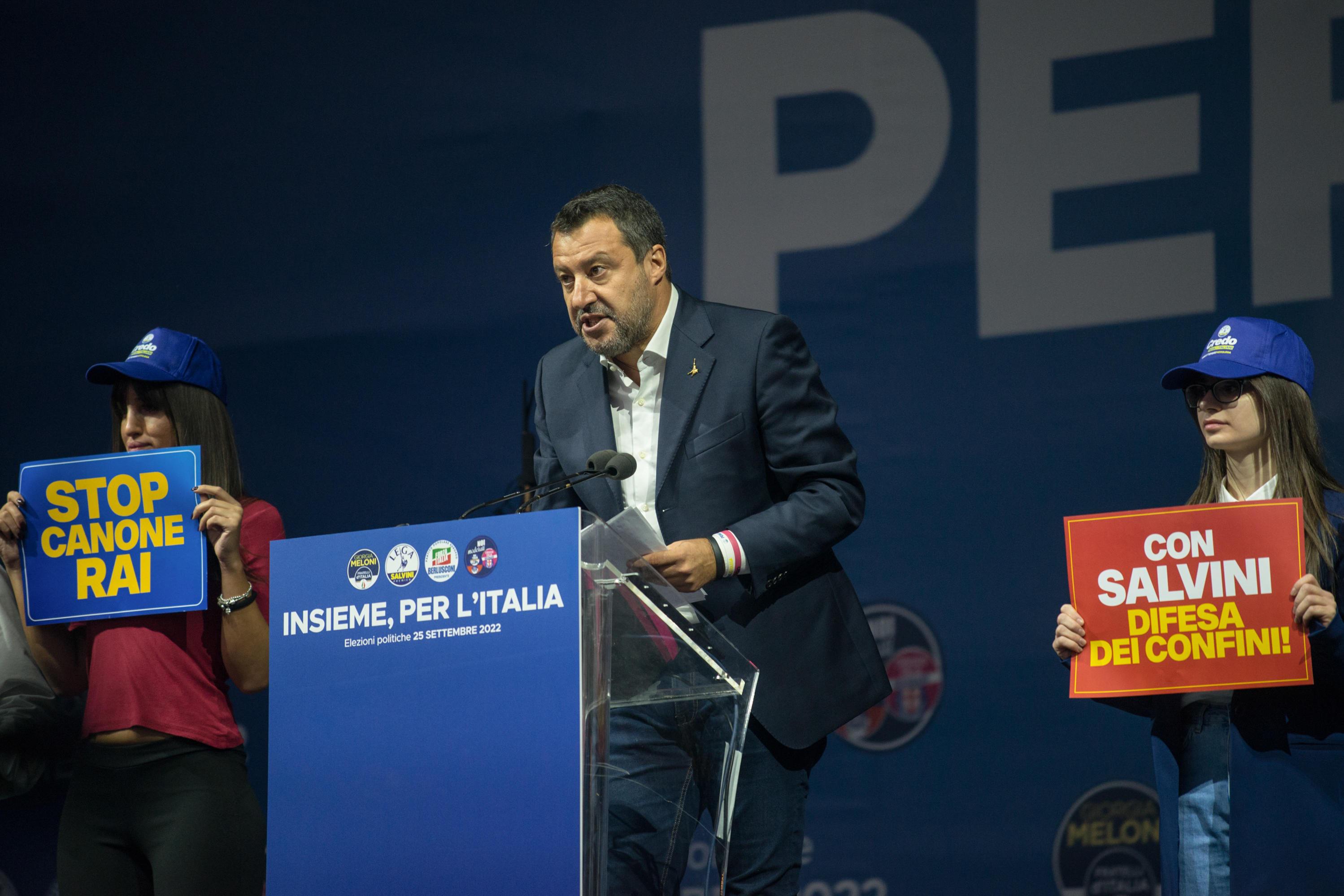 Ue, ira Salvini: "Da von der Leyen squallida minaccia, bullismo istituzionale"