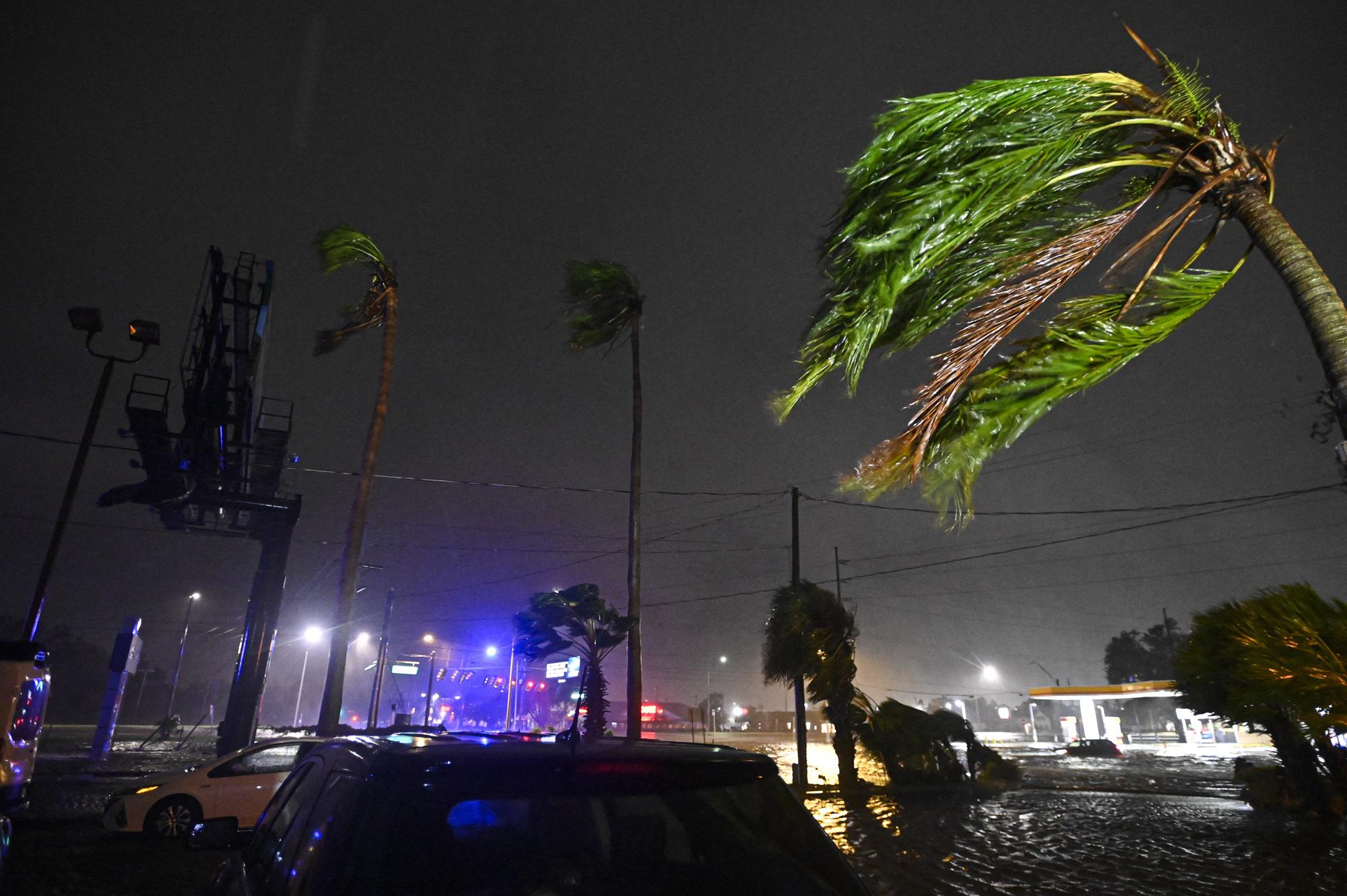 Uragano Milton in Florida: blackout, tornado multipli e vittime