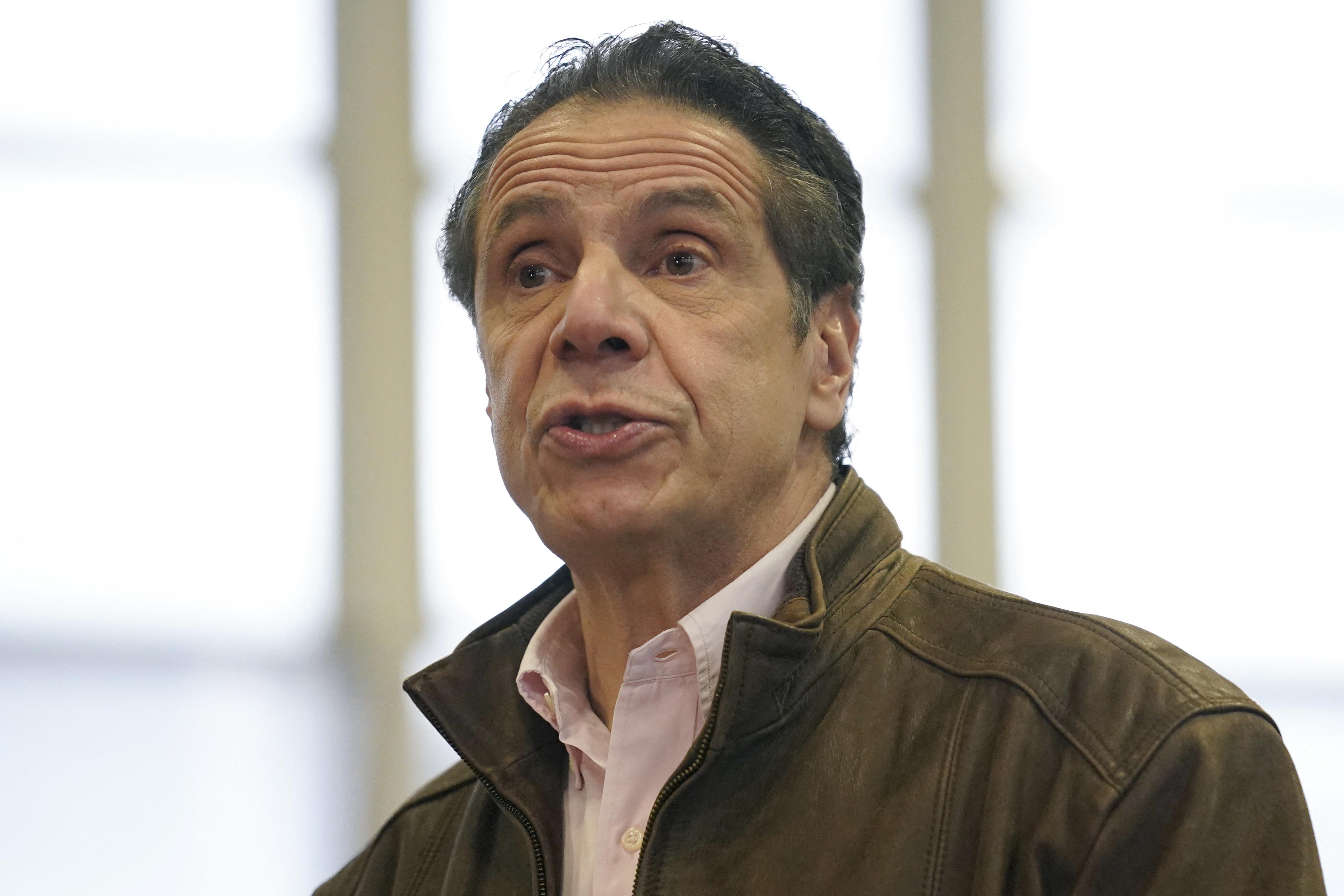 Usa, sono tre le donne che accusano Cuomo di molestie