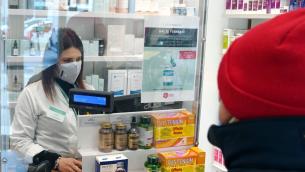 Vaccino covid in farmacia: come funziona, chi può farlo