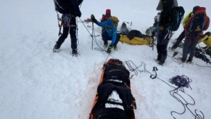 Valanga oggi sul monte Castore, un morto e 4 feriti