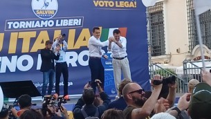 Vannacci sul palco con Salvini insiste: "Il dado è tratto, fate una 'decima' su simbolo Lega"