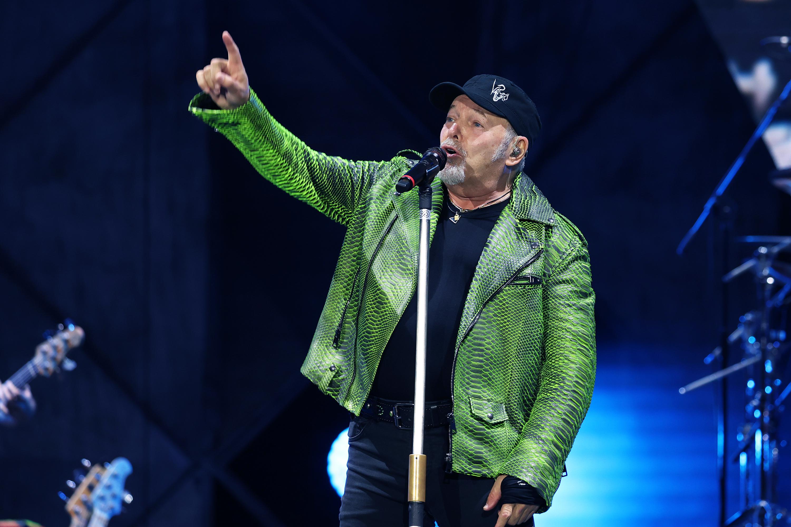 Vasco Rossi: "Ho bisogno di normalità, non sono a disposizione"