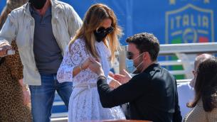 Venezia 78, arriva Jennifer Lopez: domani red carpet con Affleck