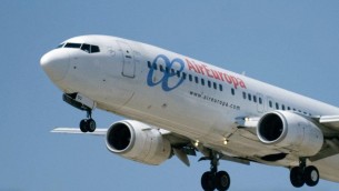 Violenta turbolenza ferisce 30 passeggeri, atterraggio di emergenza per volo Air Europa