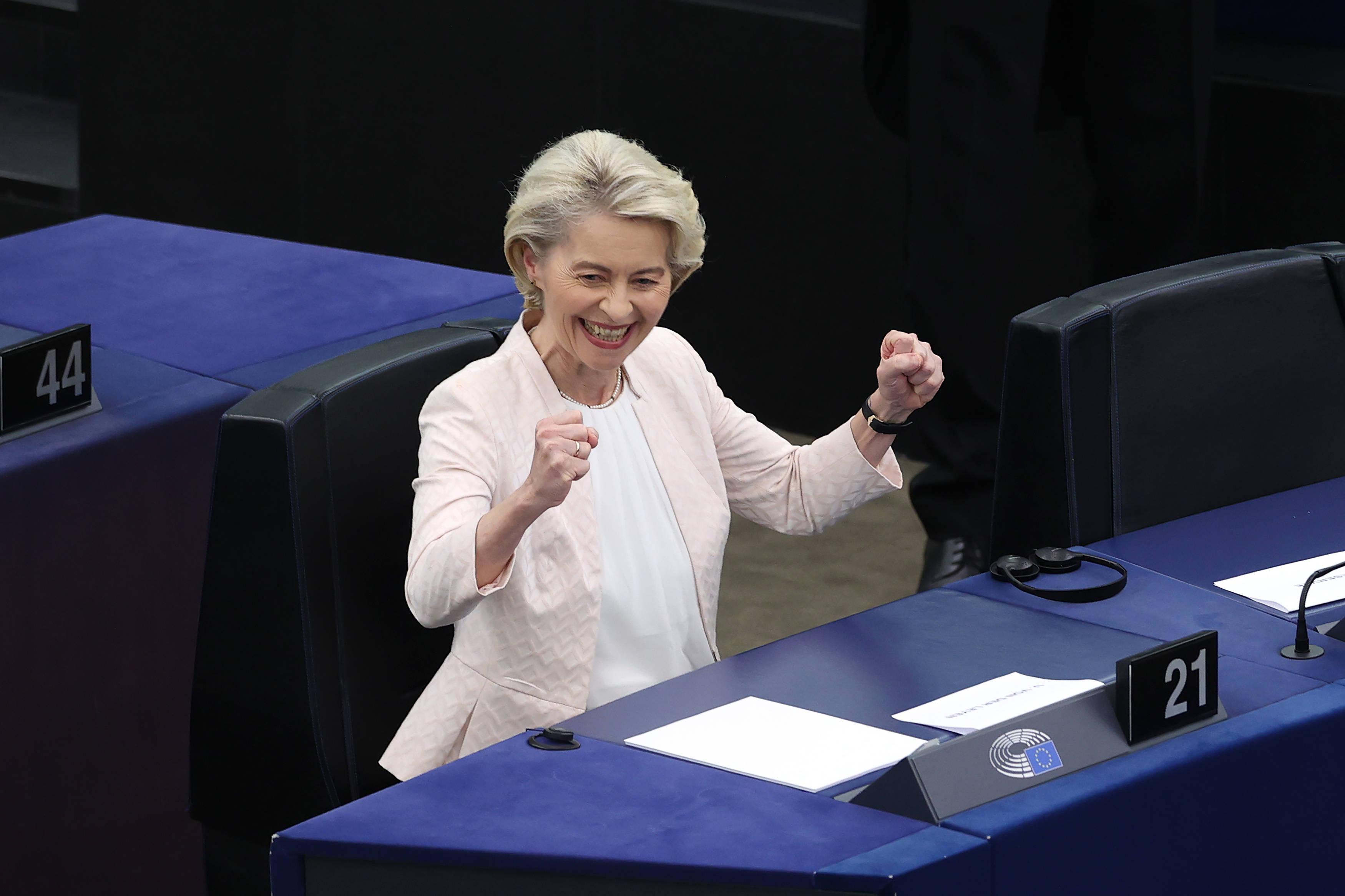 Von der Leyen rieletta grazie ai Verdi: 401 sì, Fratelli d'Italia vota contro: "Noi coerenti"