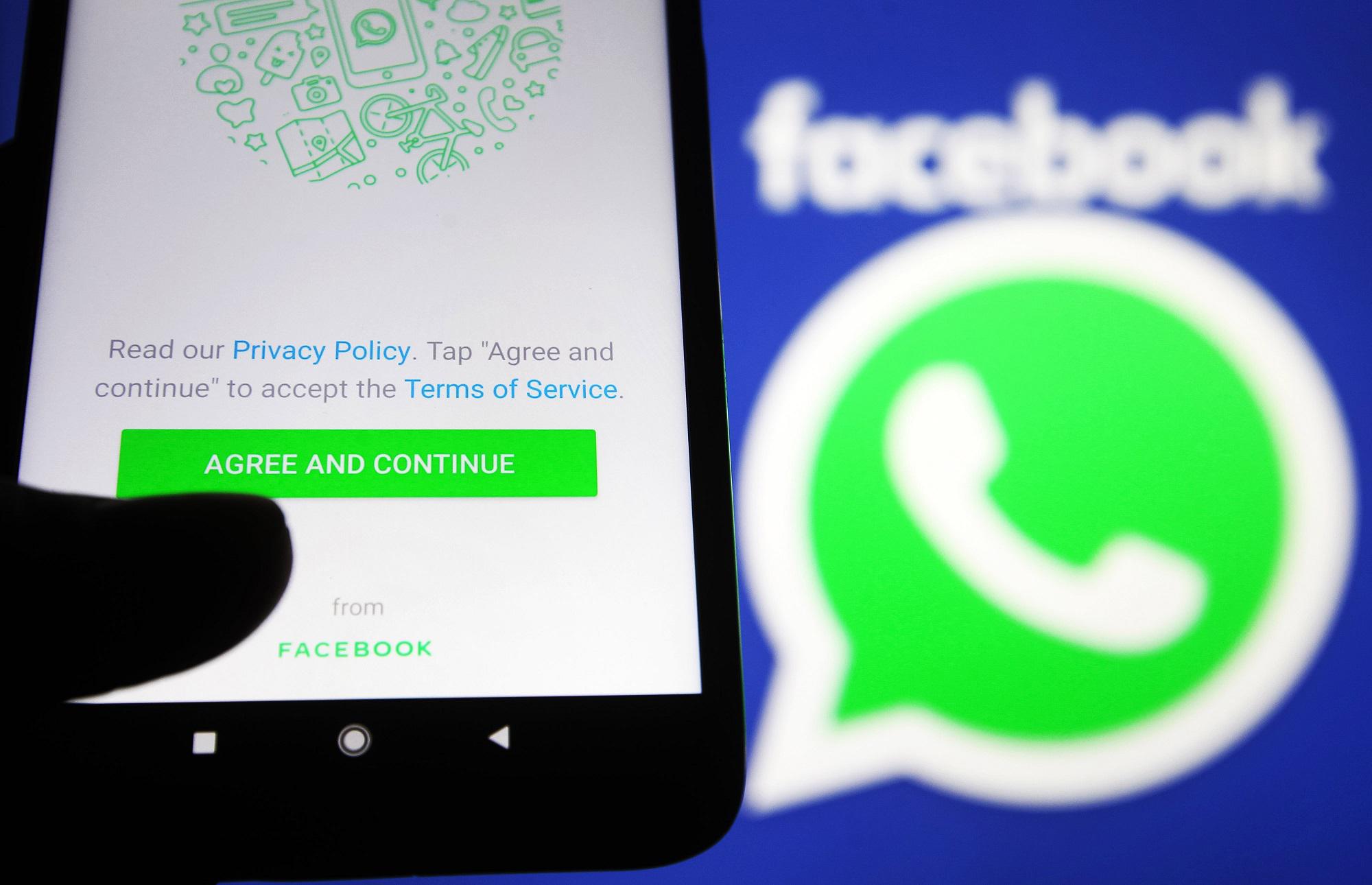 WhatsApp, nuove regole privacy da 15 maggio: cosa cambia