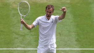 Wimbledon 2023, Medvedev in semifinale: Eubanks battuto in 5 set