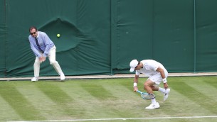 Wimbledon manda in pensione i giudici di linea, intelligenza artificiale arbitra i match