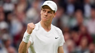 Wimbledon, Sinner vince il derby con Berrettini e vola al terzo turno